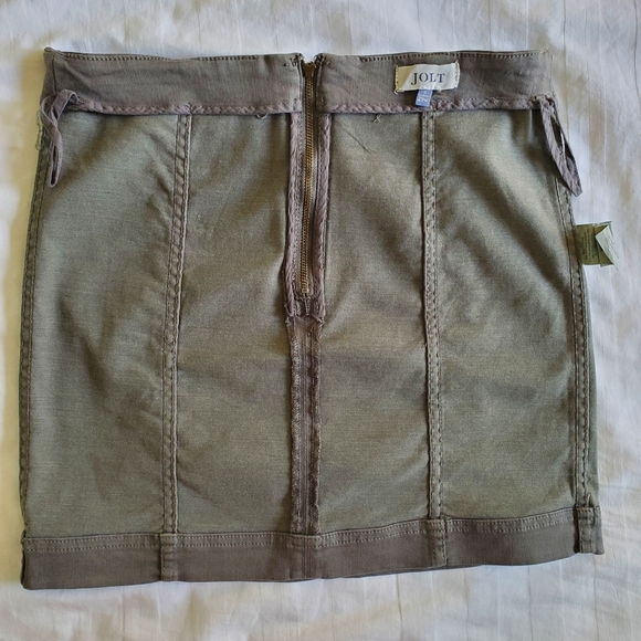 Jolt Skirt - Size 9 - Picture 6 of 10
